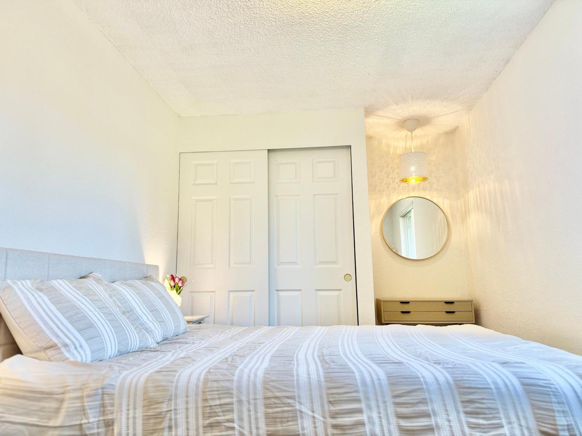 Besa Homestay Near Beach And Seatac Airport - Shared Bathroom With Max 2 Guests 德梅因 外观 照片